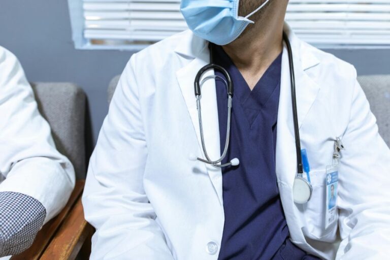 Hilfsmittel-Reparatur beantragen: Wann die Kasse zahlen muss