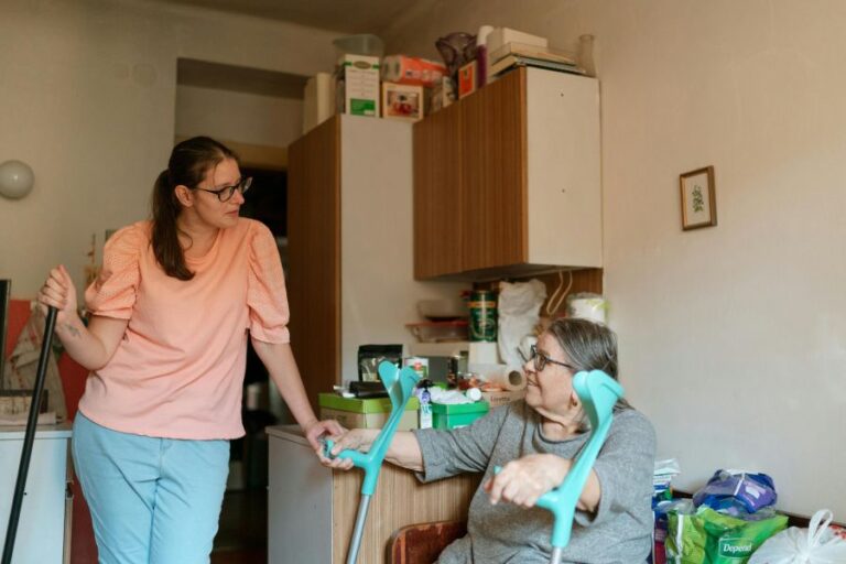 Antrag auf Pflegehilfsmittel: Welche Angaben die Pflegekasse braucht