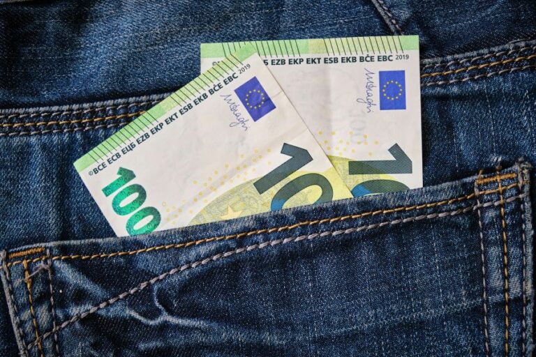 Kinderzuschlag bei schwankendem Einkommen: wie Familien die Anspruchsmonate prüfen