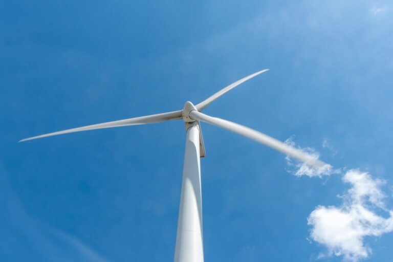 Solaranlage pachten: Welche Vertragskosten Hausbesitzer prüfen sollten