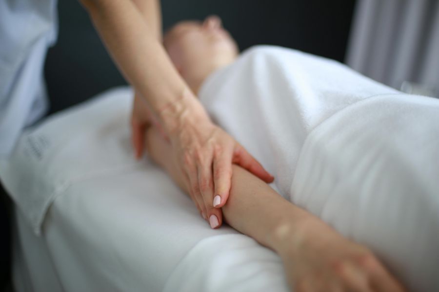 Pflegeunterstützung durch Nachbarn: Wann Entlastungsleistungen möglich sind